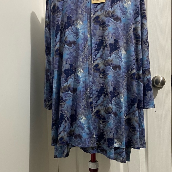 Blue Sky Clothing Co. Women Bamboo, Lycra blue pattern tunic. Size 2X. NWT. - Picture 5 of 9